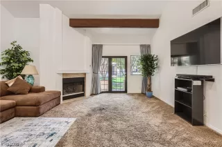 Photo #5: 2489813 Listing 
