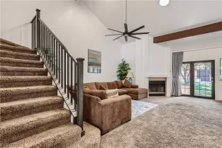 Photo #6: 2489813 Listing 