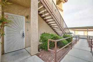 Photo #2: 2489818 Listing