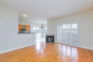 Photo #3: 2489818 Listing