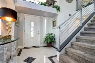 Photo #2: 2489826 Listing 