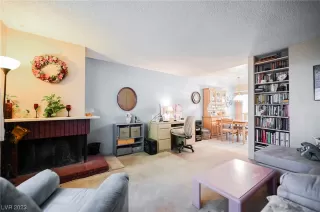 Photo #4: 2489829 Listing