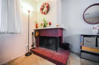 Photo #5: 2489829 Listing