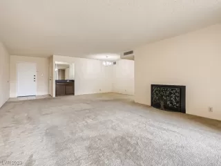 Photo #2: 2489862 Listing