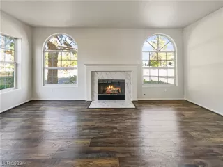 Photo #2: 2489872 Listing