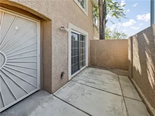 Photo #5: 2489872 Listing