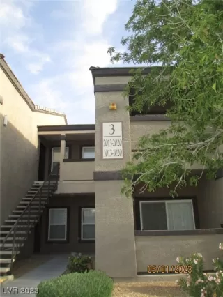 Photo #3: 2489890 Listing 