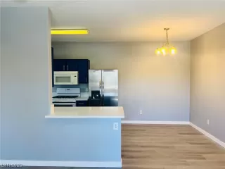 Photo #1: 2489895 Listing