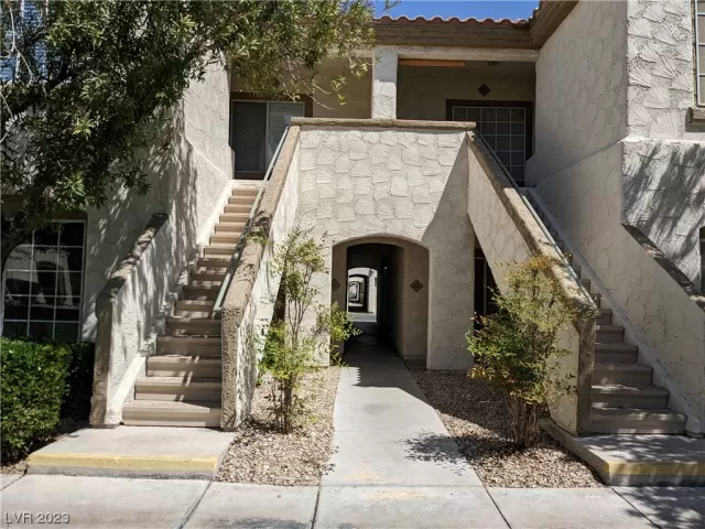 MLS: 2489931 Condo For Sale