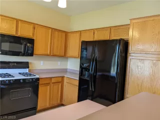 Photo #6: 2489931 Listing 