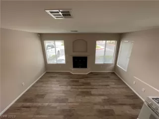 Photo #2: 2489935 Listing 