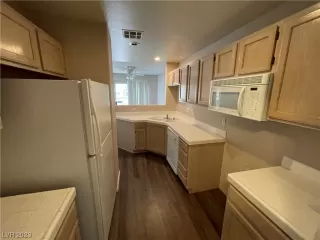 Photo #6: 2489935 Listing 