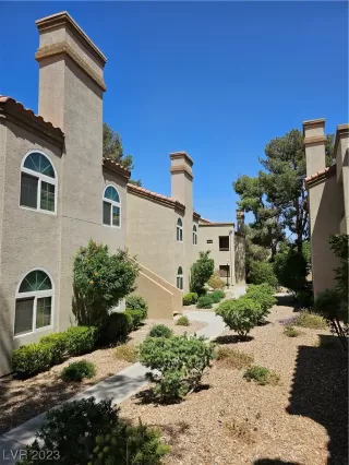 Photo #1: 2489945 Listing