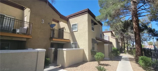 MLS: 2489968 Condo For Sale