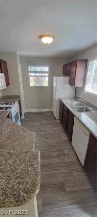 Photo #5: 2489968 Listing