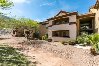 Photo #1: 2489974 Listing 