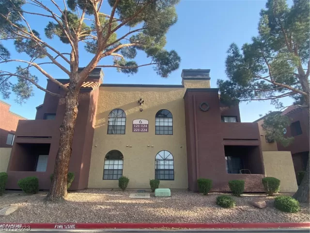 MLS: 2489980 Condo For Sale