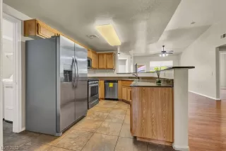 Photo #4: 2489982 Listing 