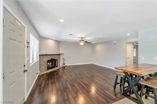 MLS: 2489998 Condo For Sale