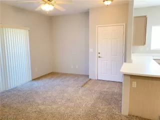 Photo #6: 2490012 Listing