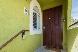 Photo #1: 2490025 Listing