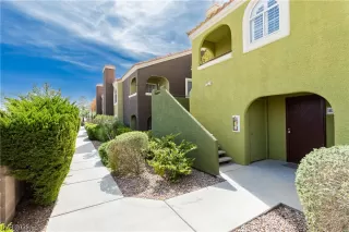 Photo #2: 2490025 Listing