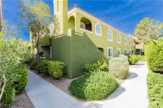 Photo #3: 2490025 Listing