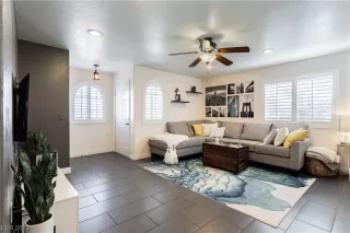 Photo #5: 2490025 Listing