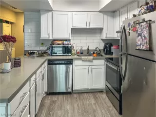 Photo #2: 2490057 Listing