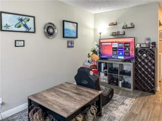 Photo #6: 2490057 Listing