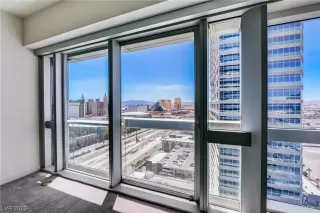 Photo #2: 2490069 Listing 