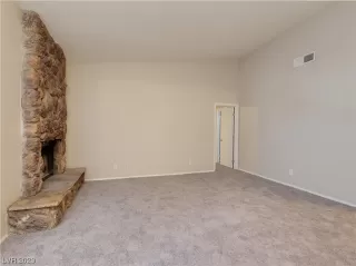 Photo #2: 2490070 Listing