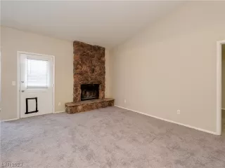 Photo #3: 2490070 Listing