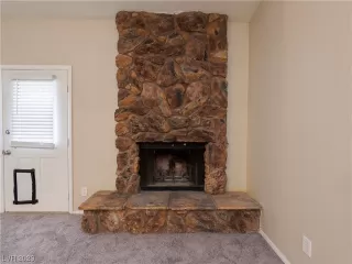 Photo #4: 2490070 Listing