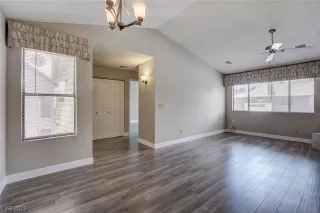 Photo #2: 2490077 Listing 