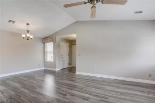 Photo #3: 2490077 Listing 