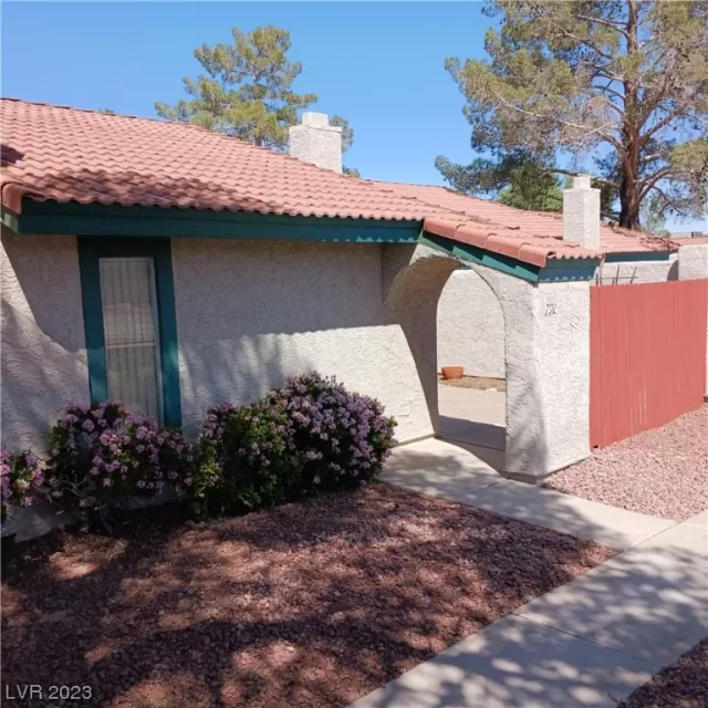 MLS: 2490083 Condo For Sale