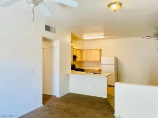 Photo #3: 2490085 Listing