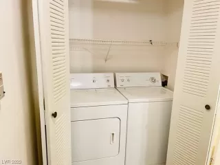 Photo #6: 2490085 Listing