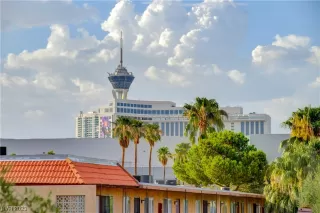 Photo #1: 2490089 Listing