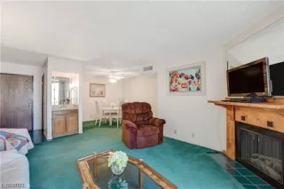 Photo #6: 2490089 Listing