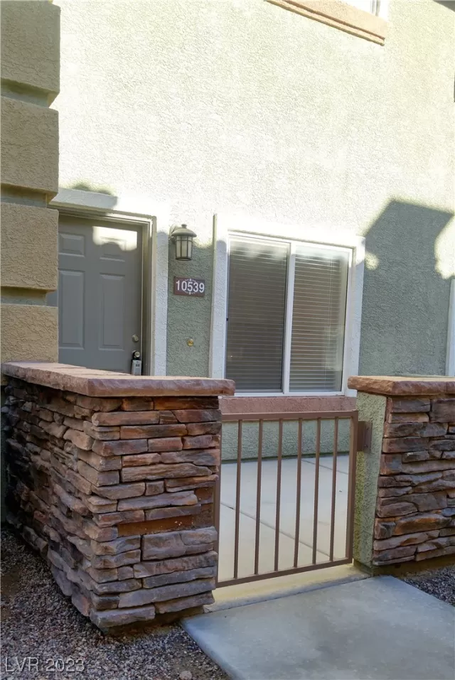 MLS: 2490090 Condo For Sale