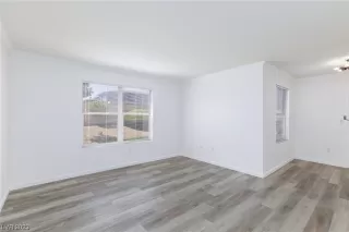 Photo #3: 2490095 Listing 