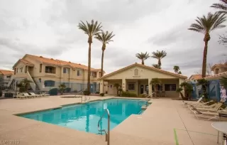 Photo #2: 2490101 Listing 