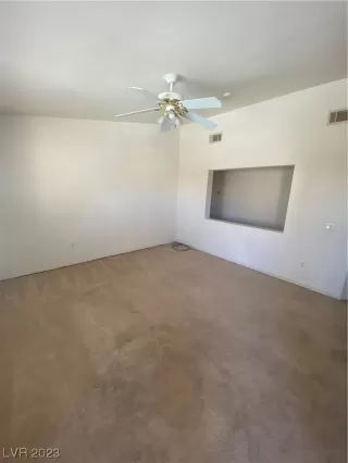 Photo #3: 2490101 Listing 