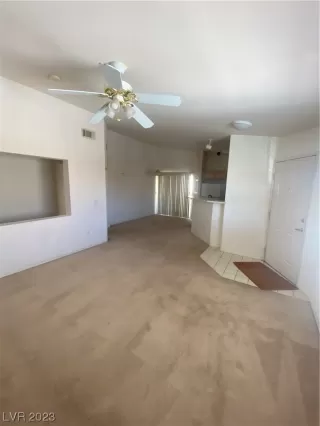 Photo #4: 2490101 Listing 