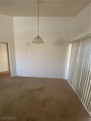 Photo #5: 2490101 Listing 