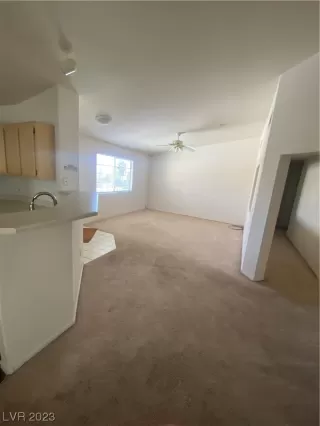 Photo #6: 2490101 Listing 