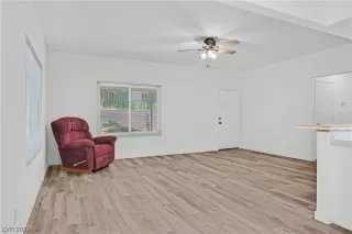 Photo #3: 2490130 Listing