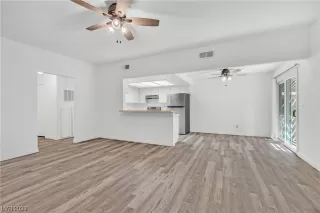 Photo #5: 2490130 Listing